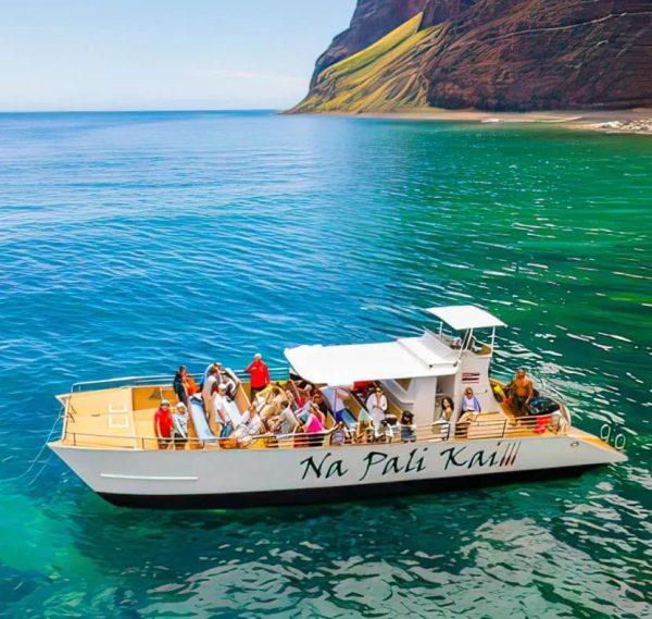 Opérateur touristique familial offrant un accès étendu à la côte Na Pali depuis le côté ouest de Kauai