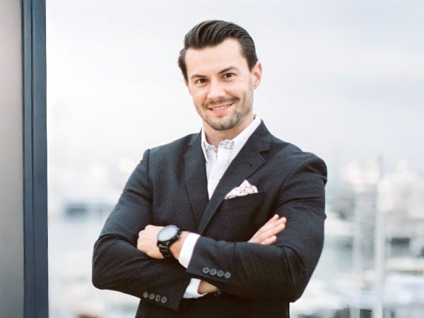 Why Top Real Estate Agents Are Ditching DIY Delegation for Year-Long Training